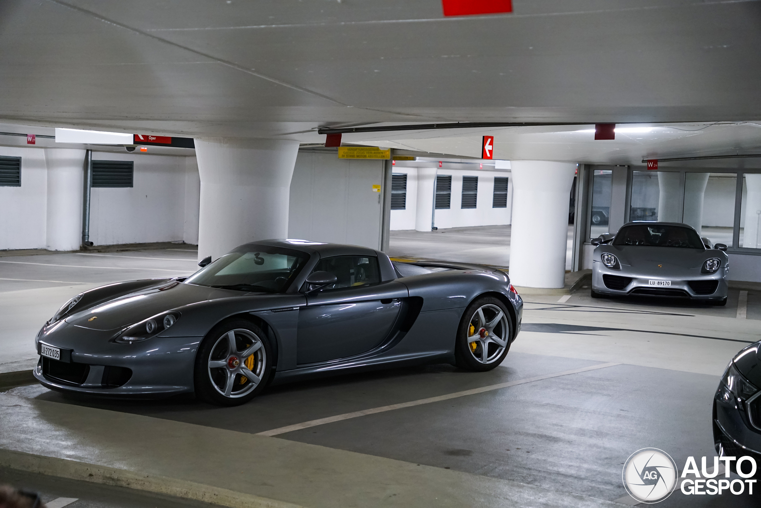 京商 dNano Porsche Carrera GT 新品未開封 sddefault.jpg