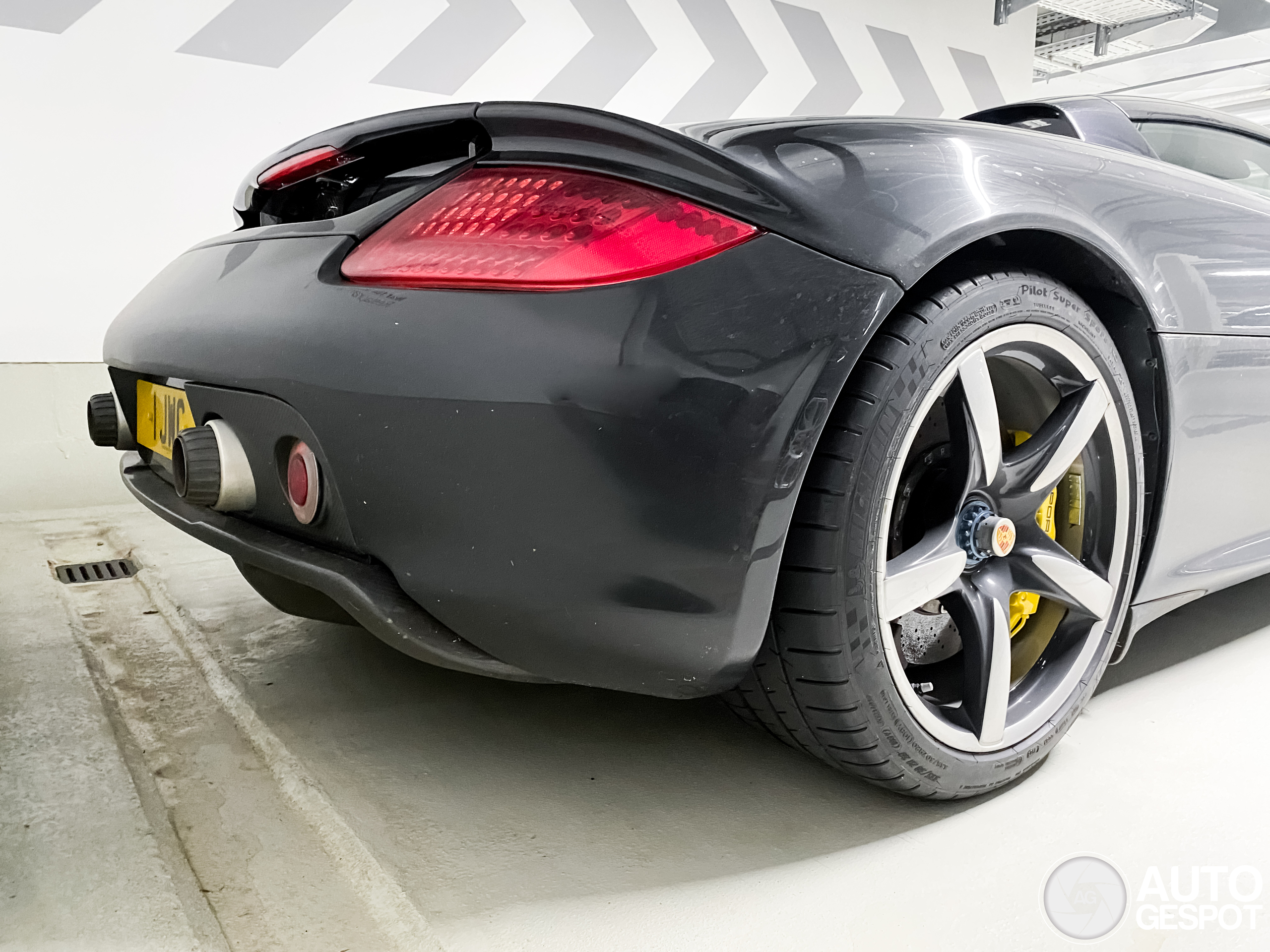 京商 dNano Porsche Carrera GT 新品未開封 maxresdefault.jpg