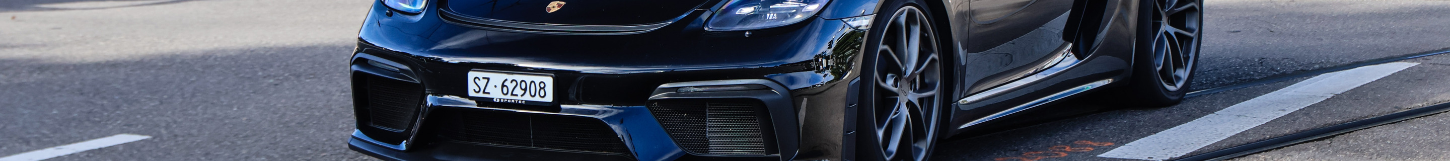 Porsche 718 Cayman GT4