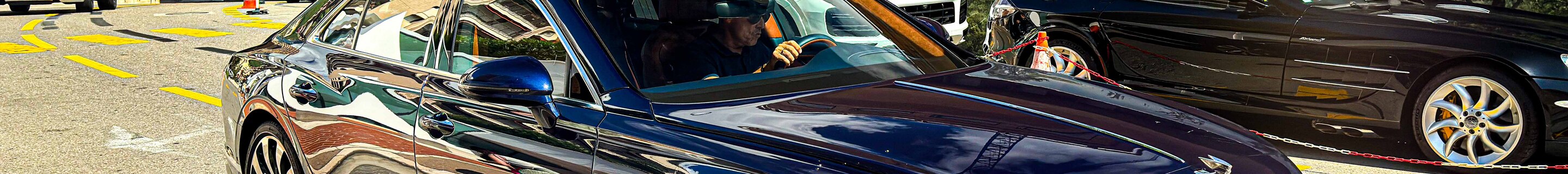 Bentley Flying Spur Hybrid Azure