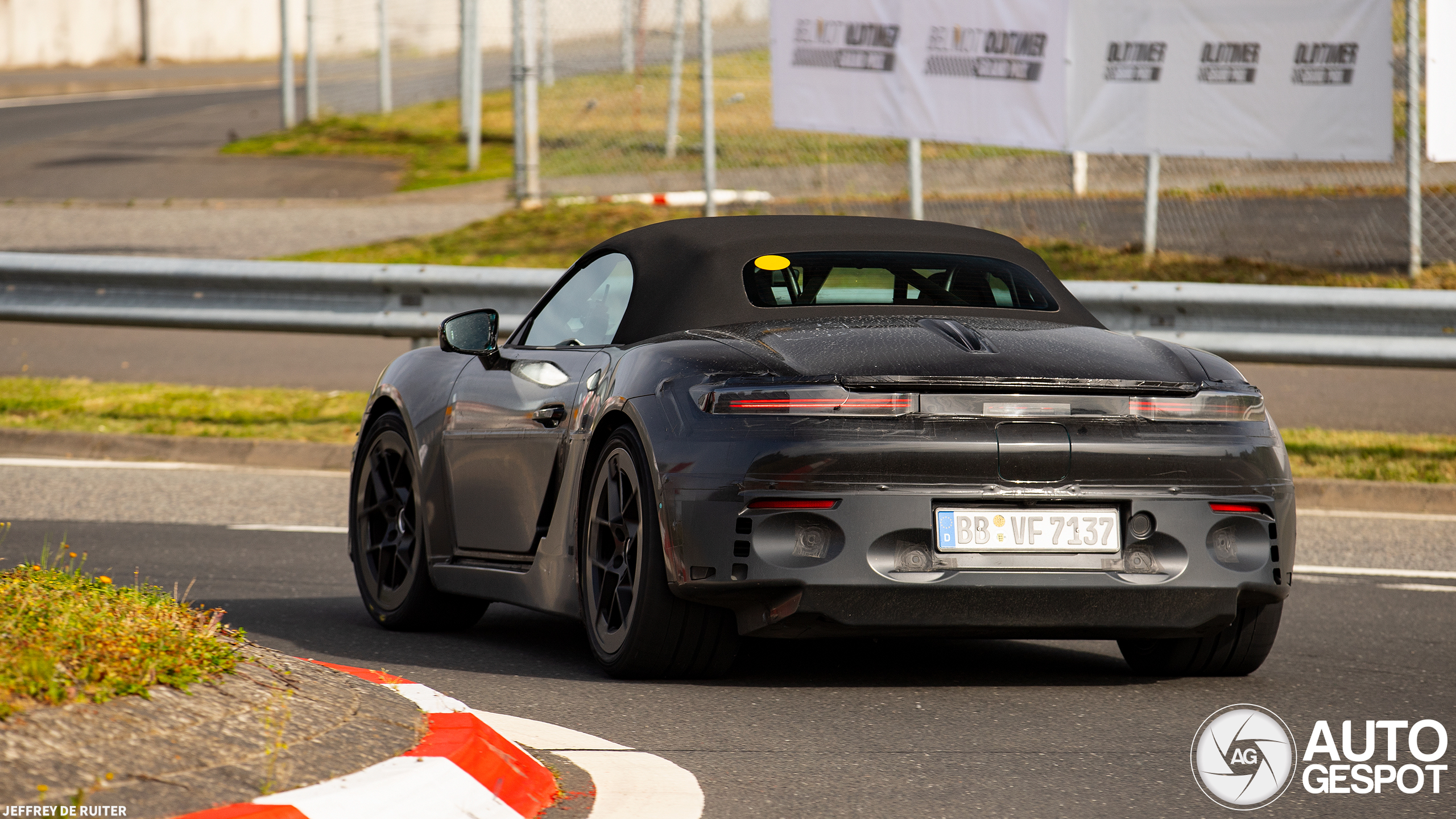 Porsche 718 Boxster EV 2025