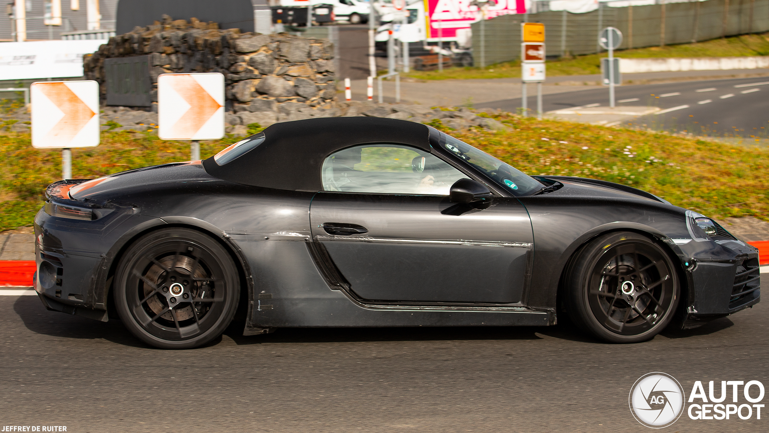 Porsche 718 Boxster EV 2025