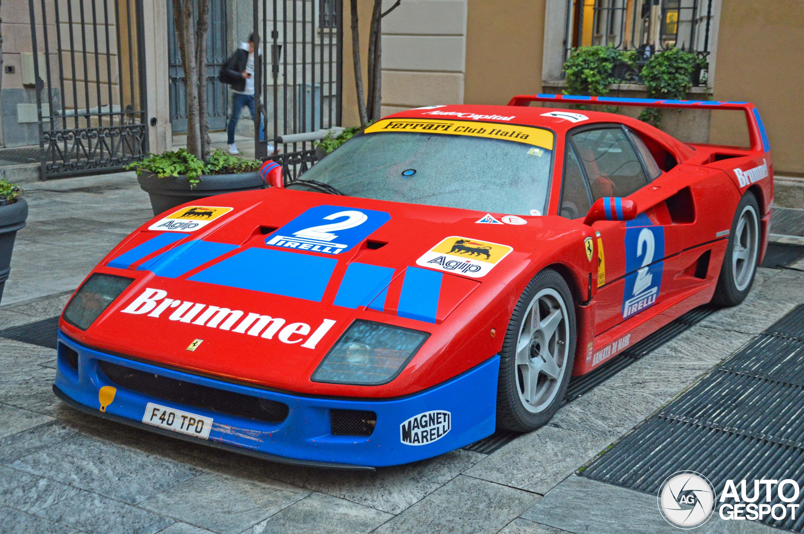 Zeldzame Ferrari F40 GT gespot in Milaan