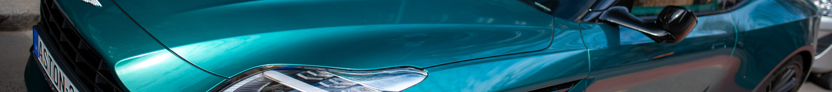 Aston Martin DB12 Volante