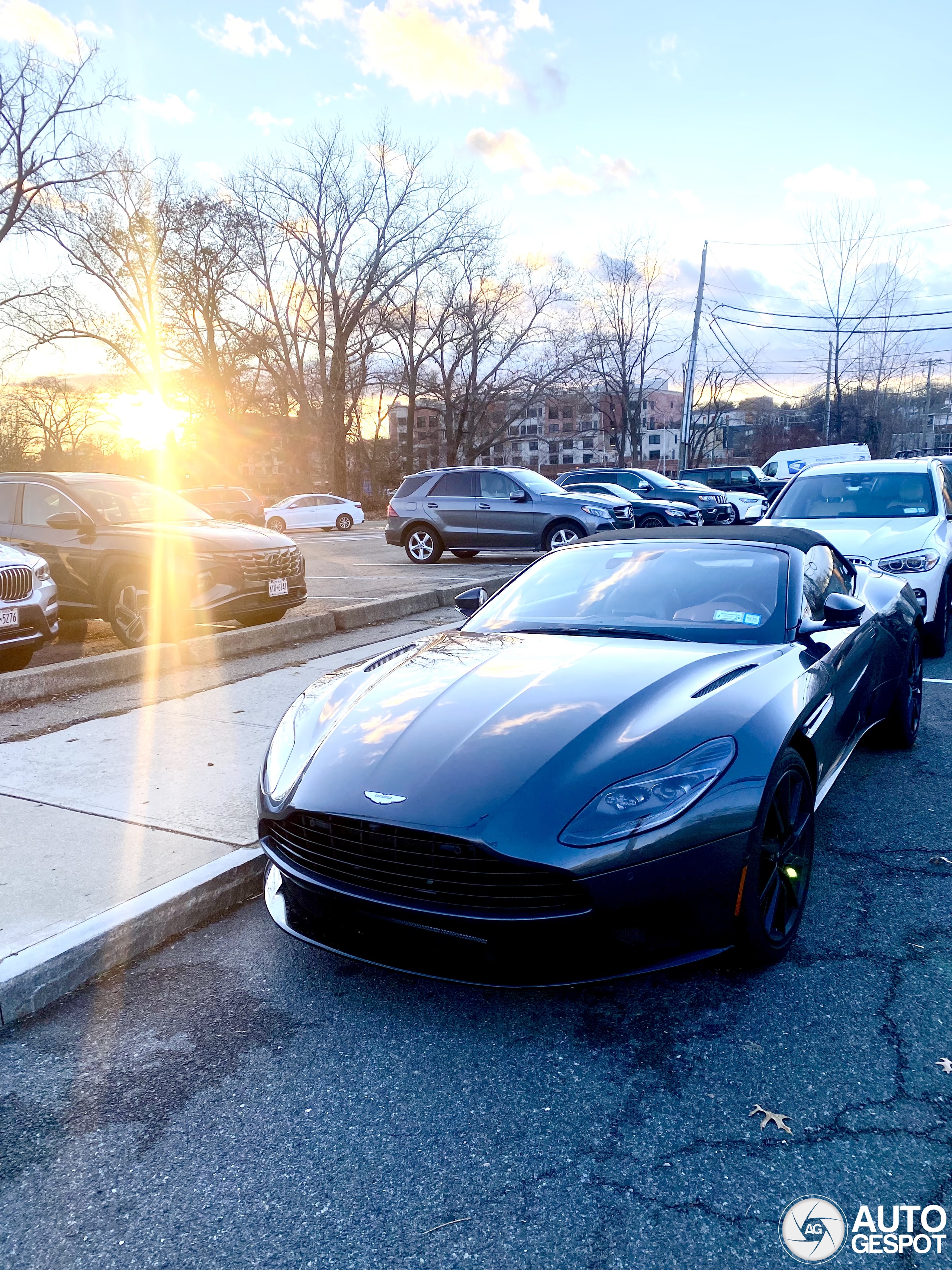 Aston Martin DB11 V8 Volante