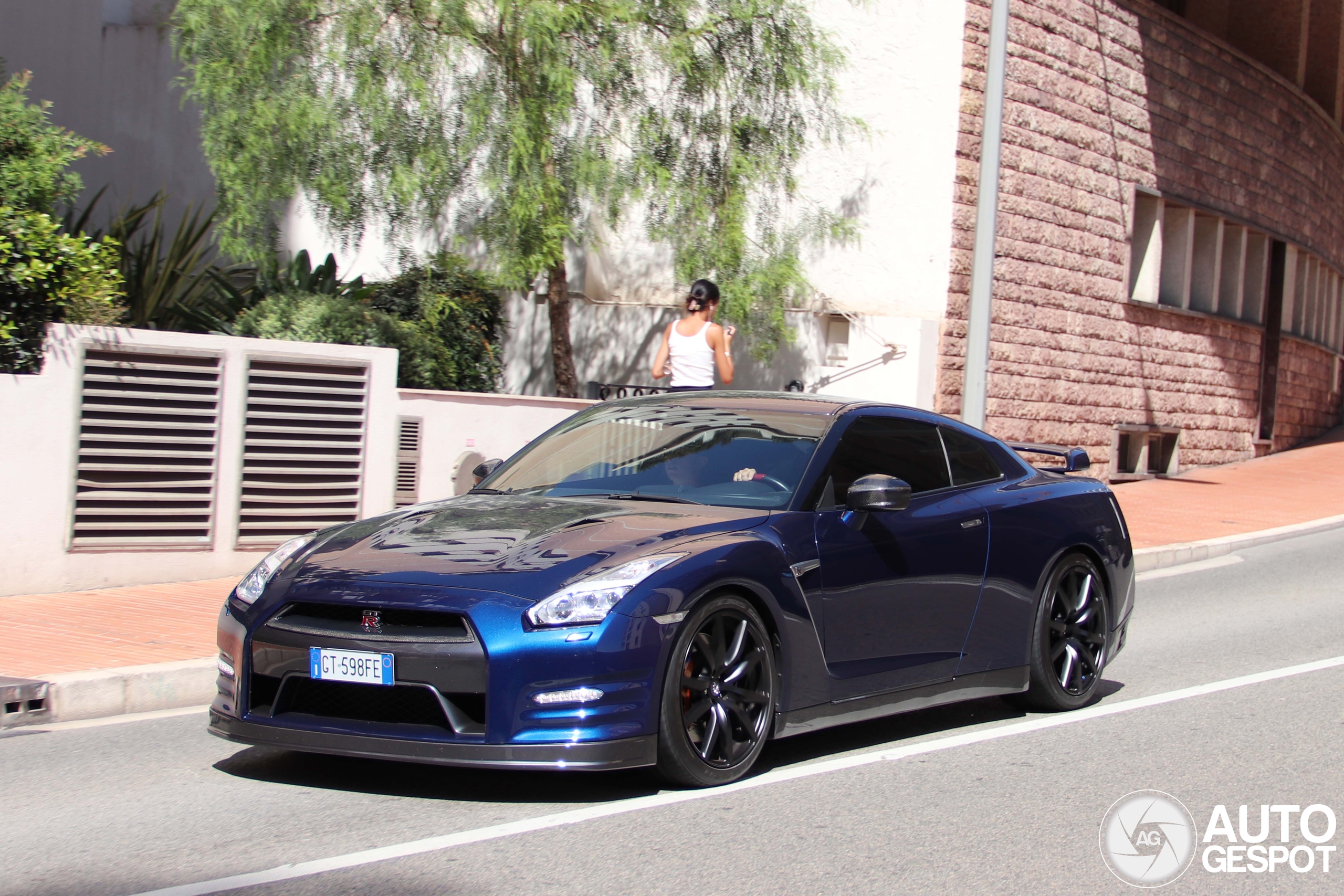 Nissan GT-R 2015