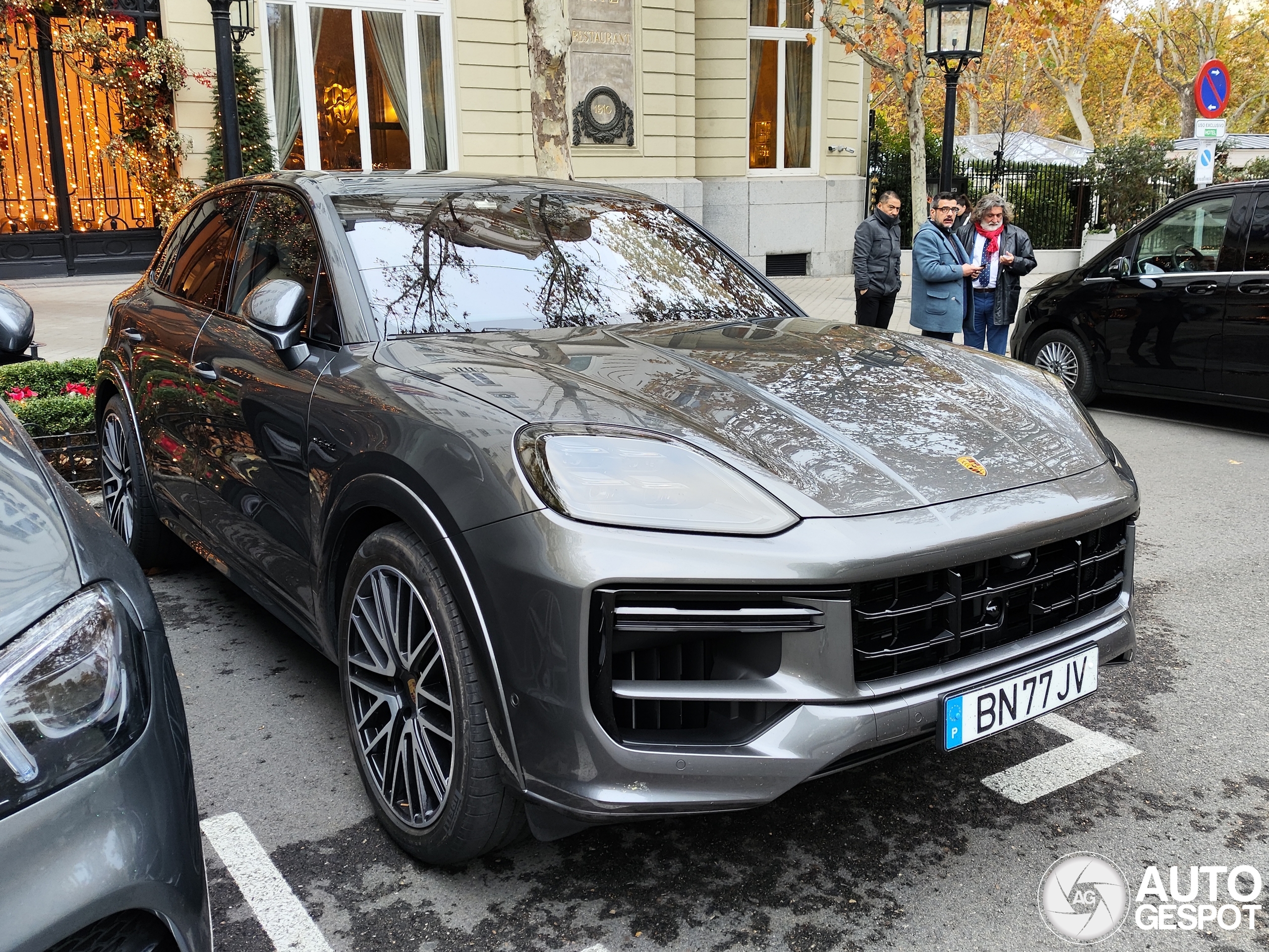 Porsche Ya Cayenne Turbo E Hybrid December Autogespot