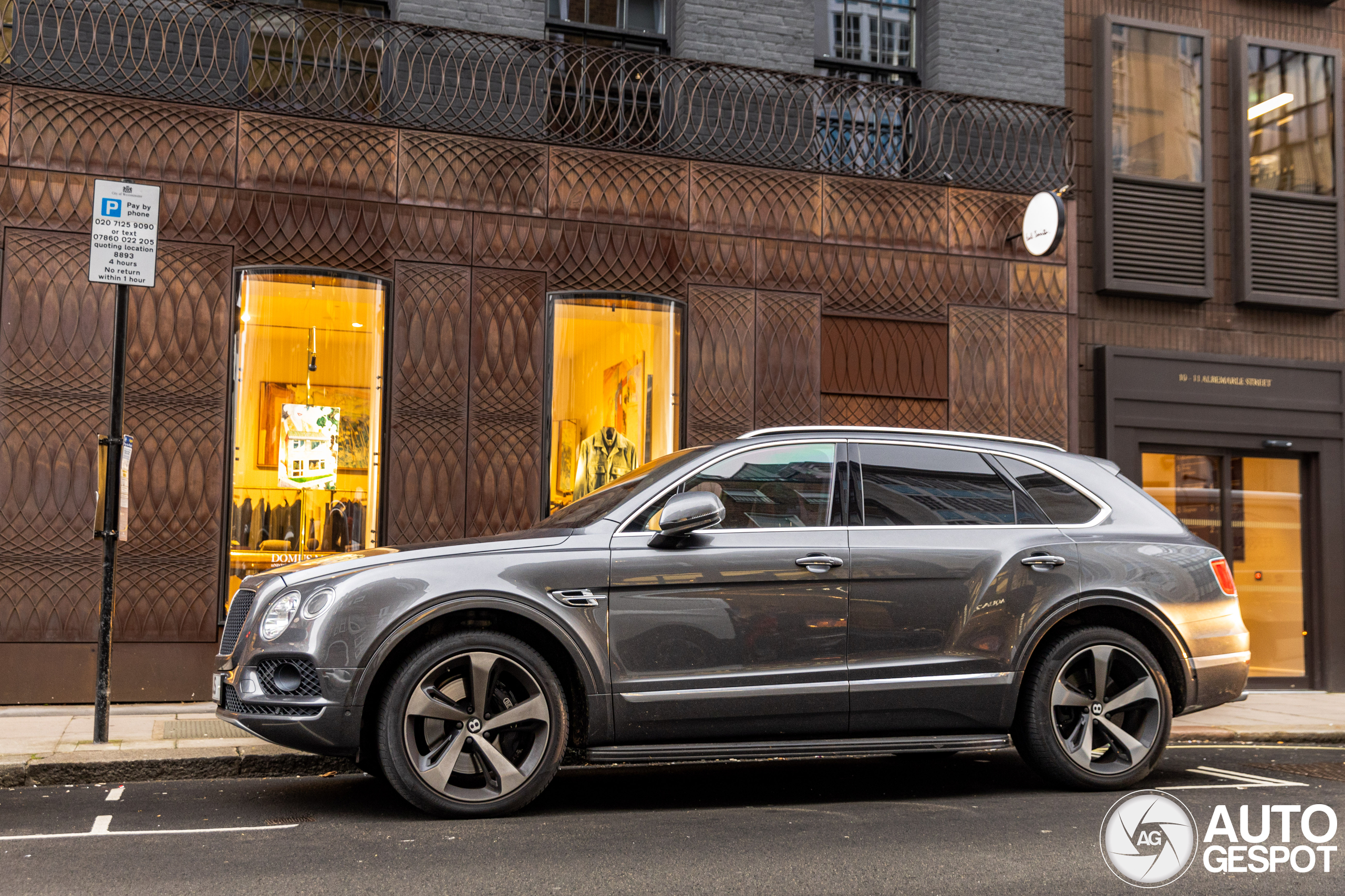 Bentley Bentayga V8