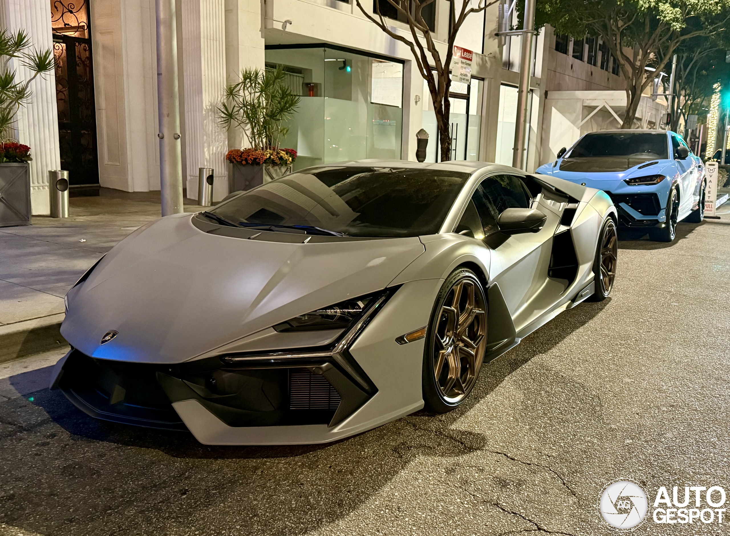 Lamborghini Revuelto