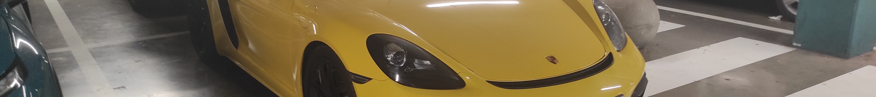 Porsche 718 Cayman GT4