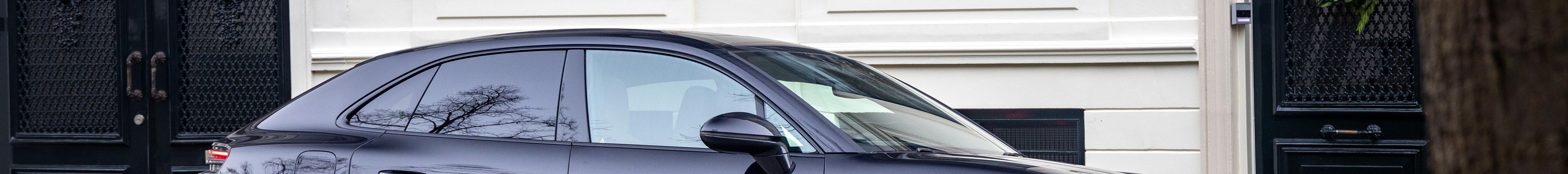 Porsche Macan EV Turbo