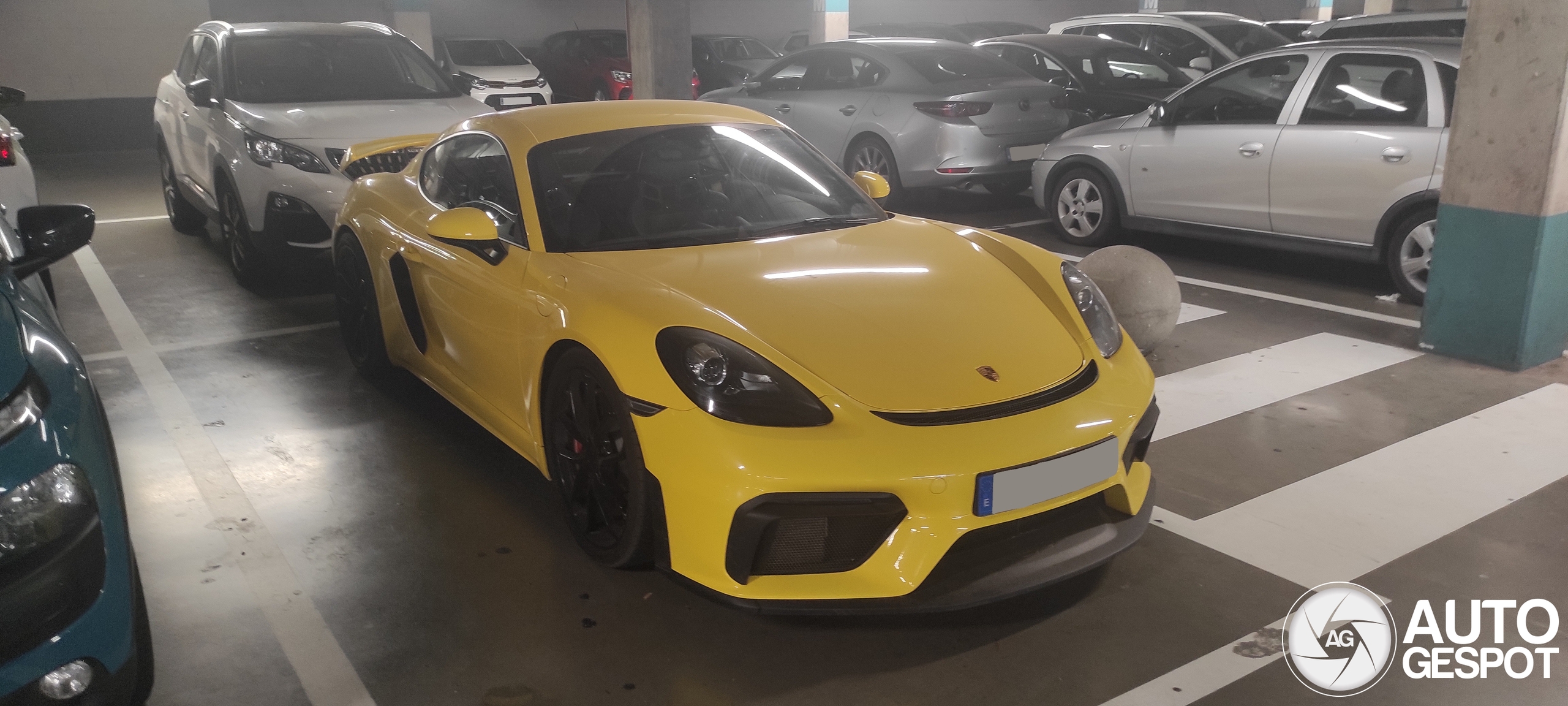 Porsche 718 Cayman GT4