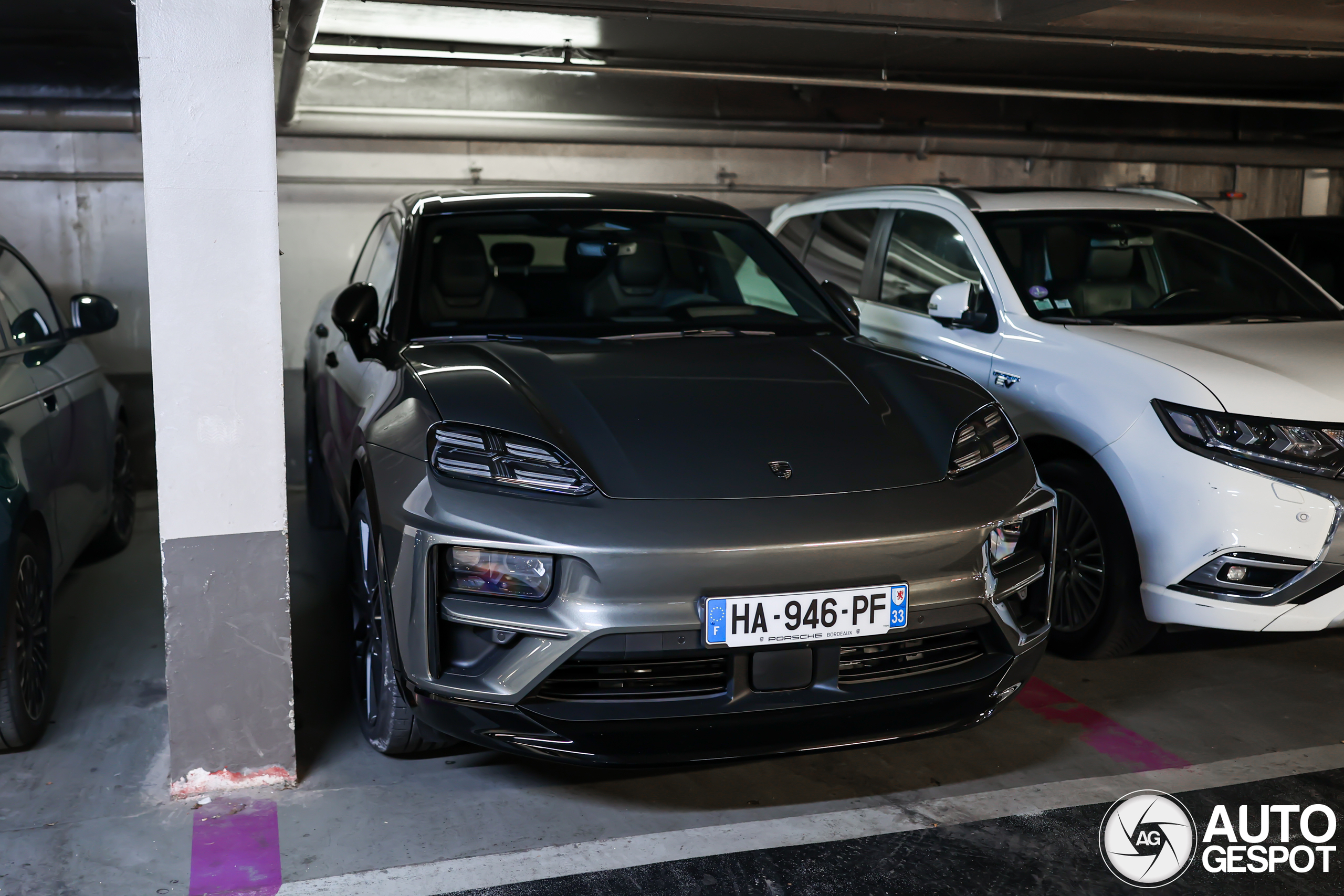 Porsche Macan EV Turbo