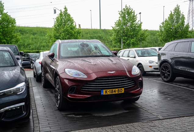 Aston Martin DBX
