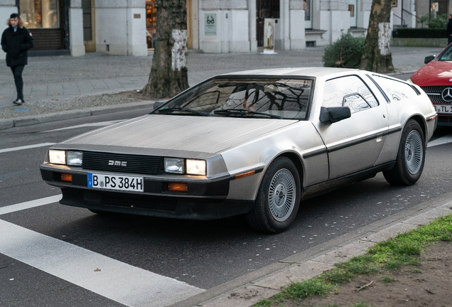 DeLorean DMC-12