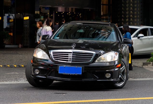 Mercedes-Benz S 65 AMG V221