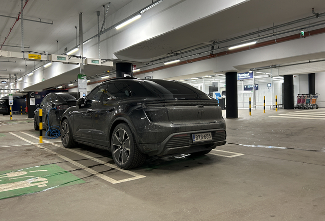 Porsche Macan EV Turbo