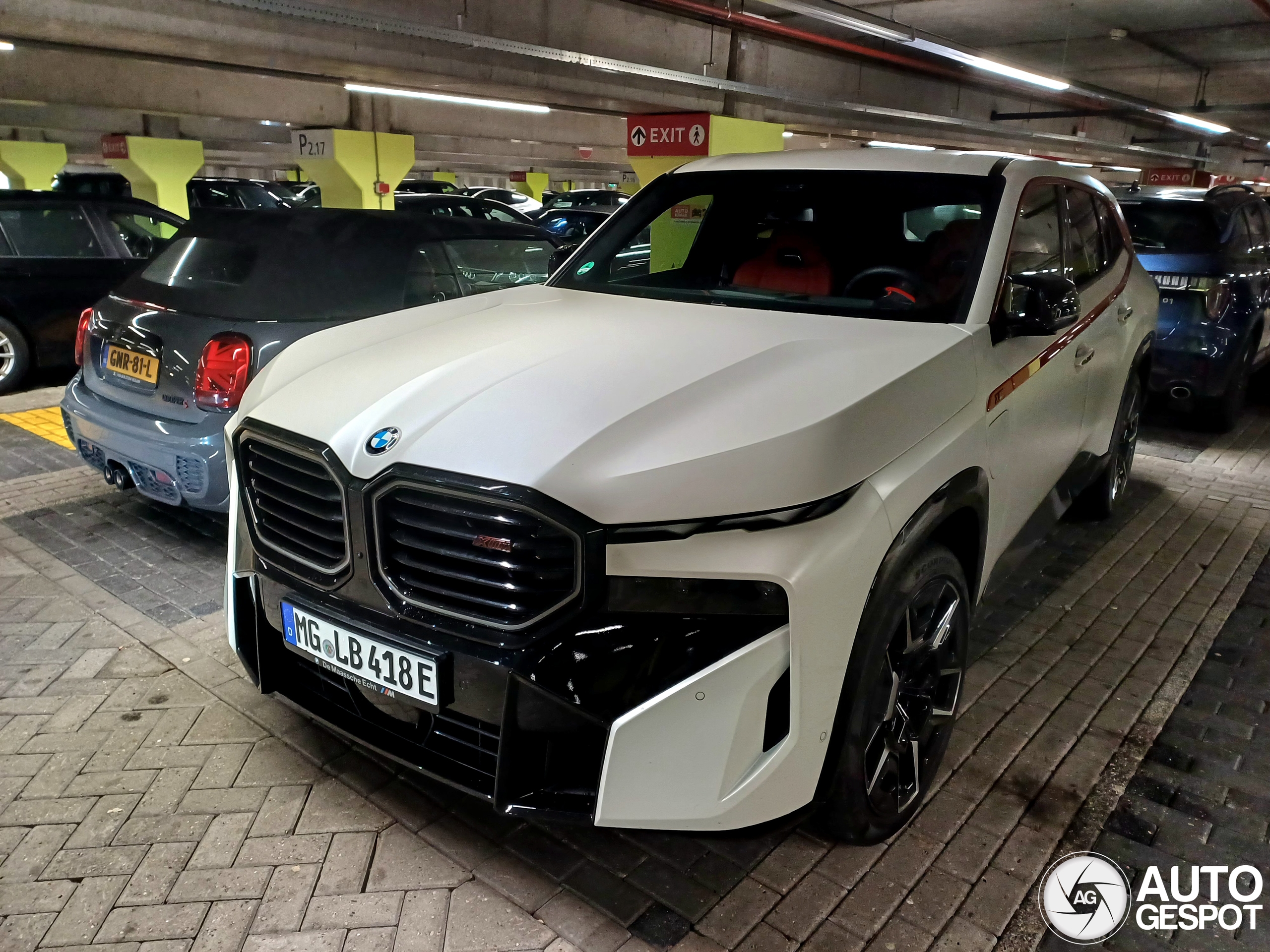 BMW XM G09 Label Red