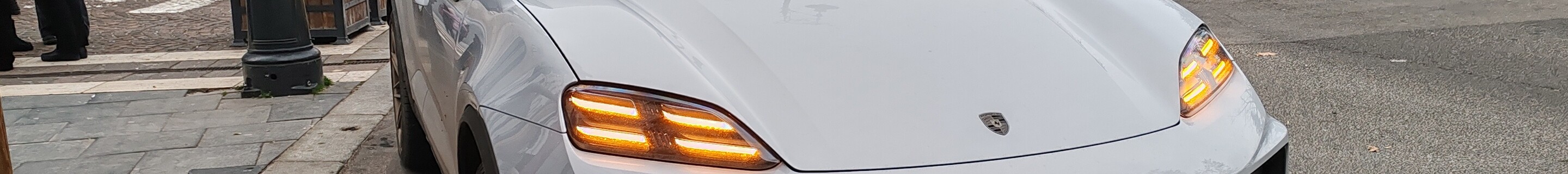 Porsche Macan EV Turbo