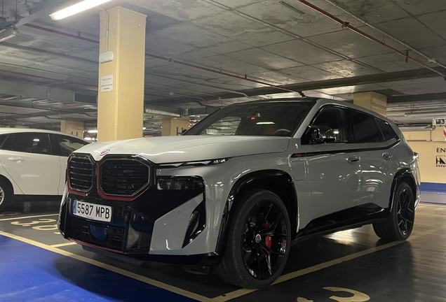 BMW XM G09 Label Red