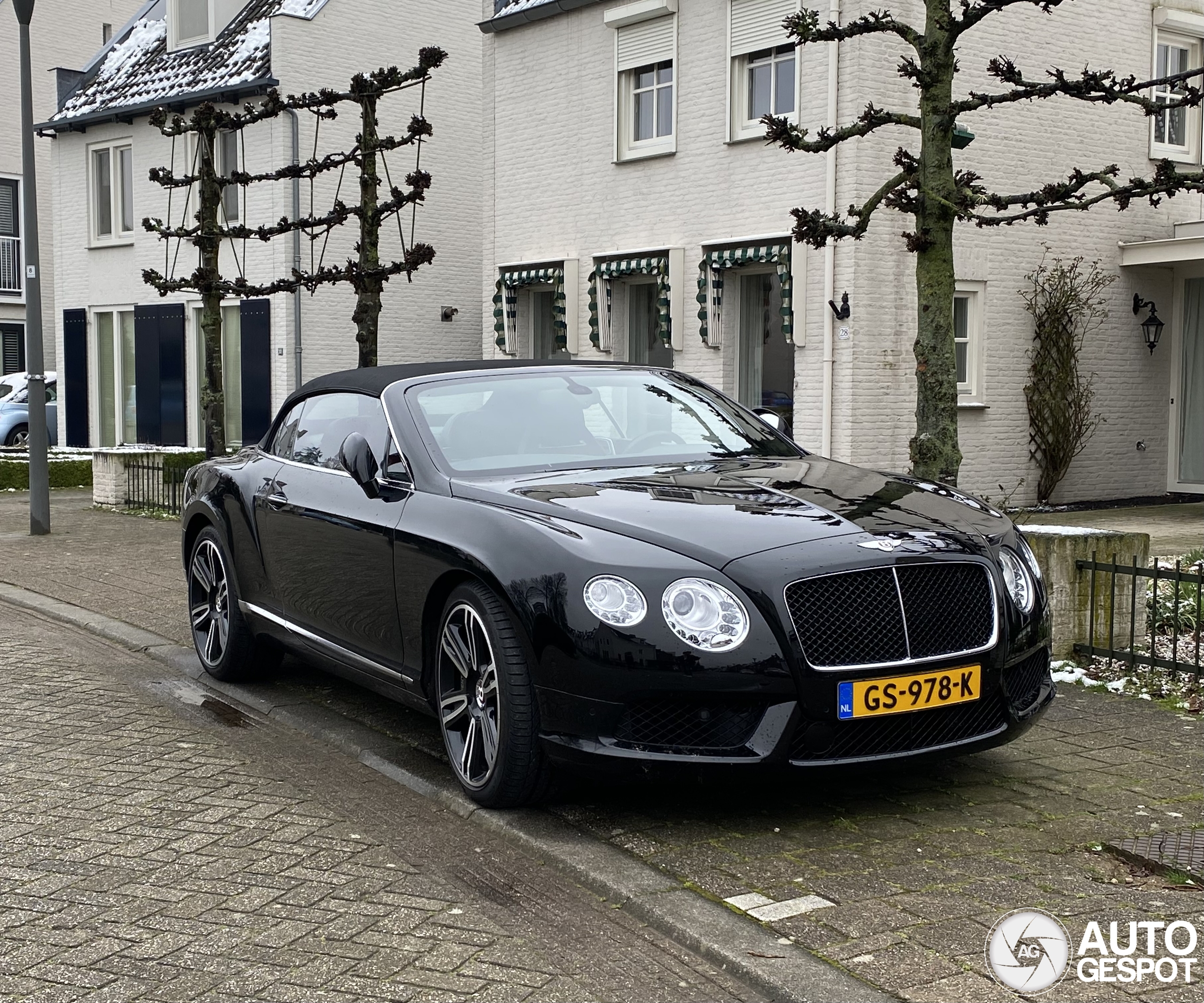 Bentley Continental GTC V8