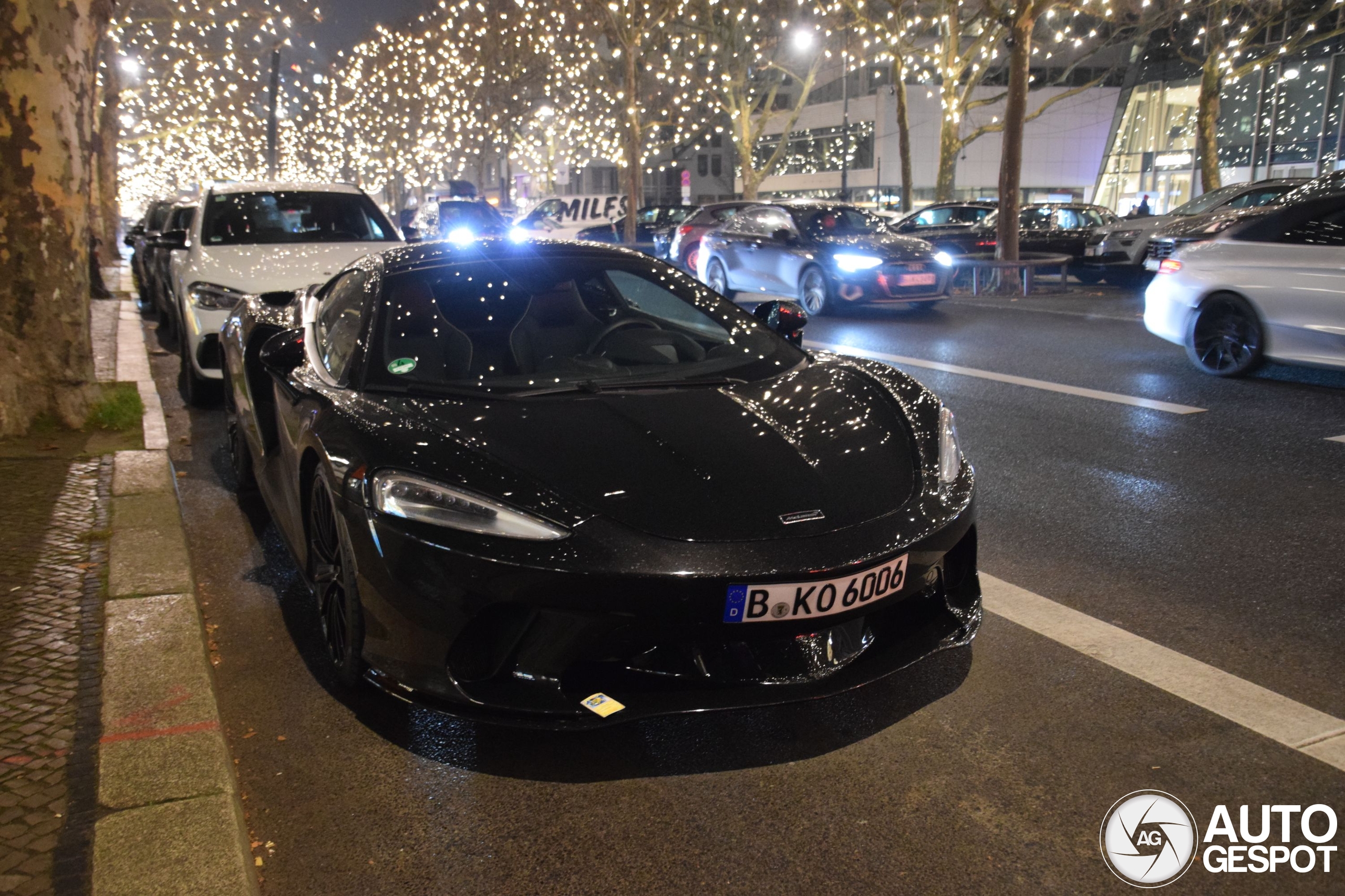 McLaren GT