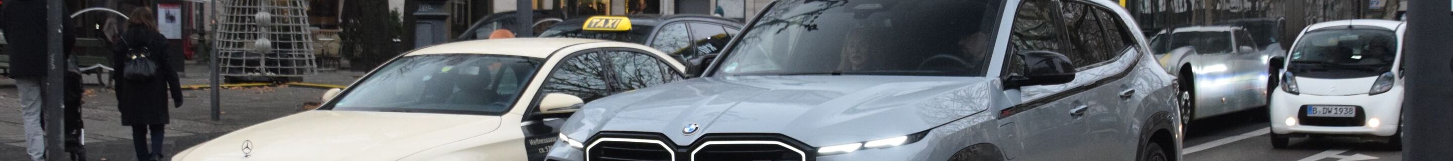 BMW XM G09 Label Red