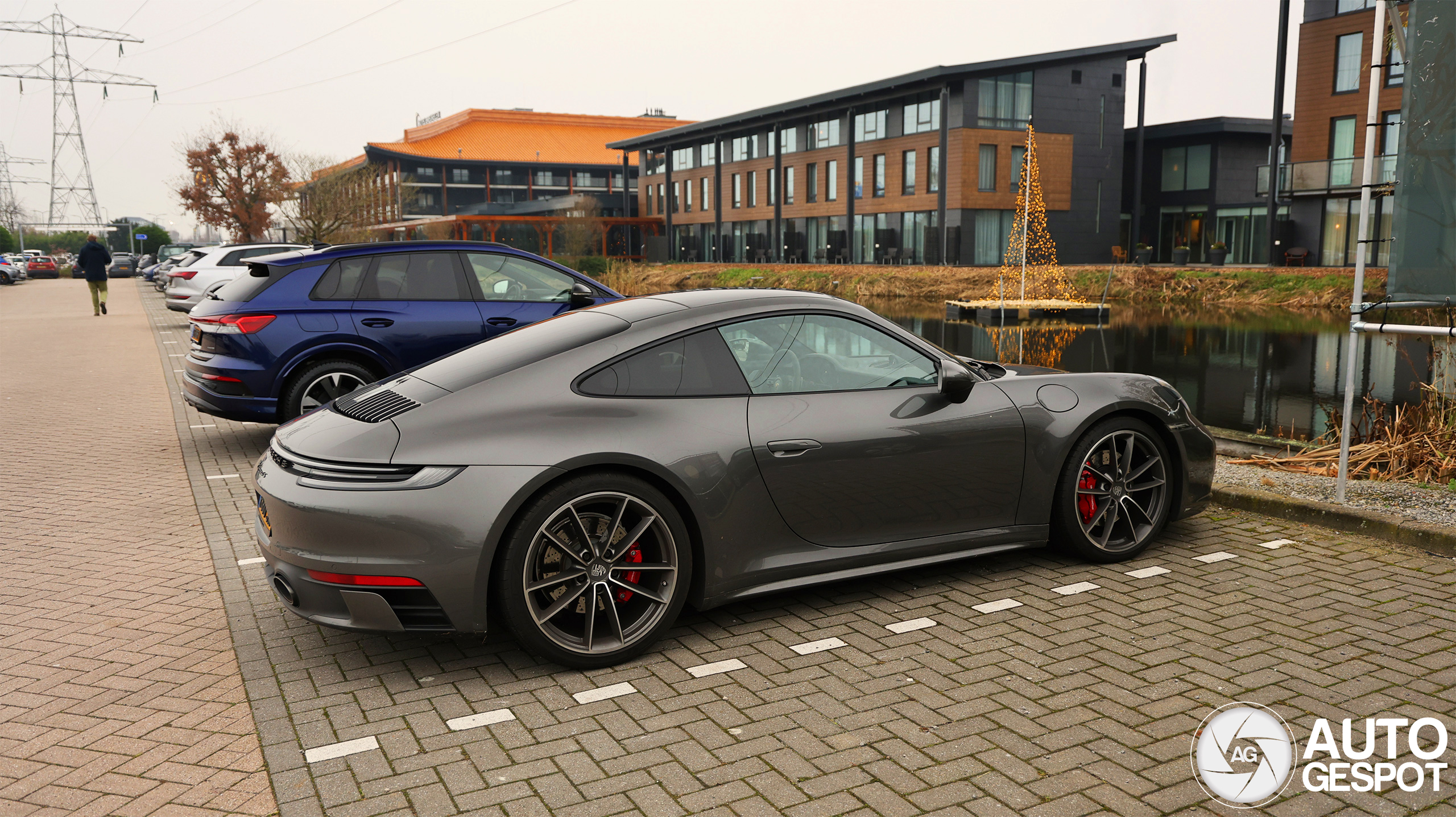Porsche 992 Carrera 4S