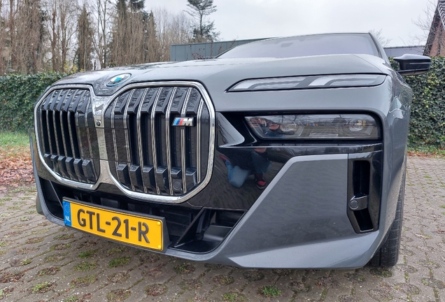 BMW M760e xDrive