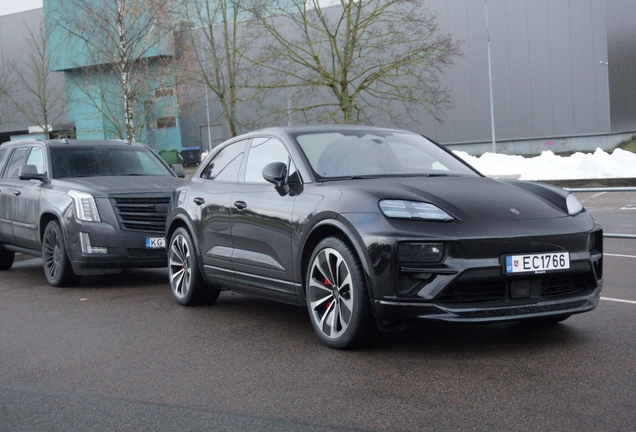 Porsche Macan EV Turbo