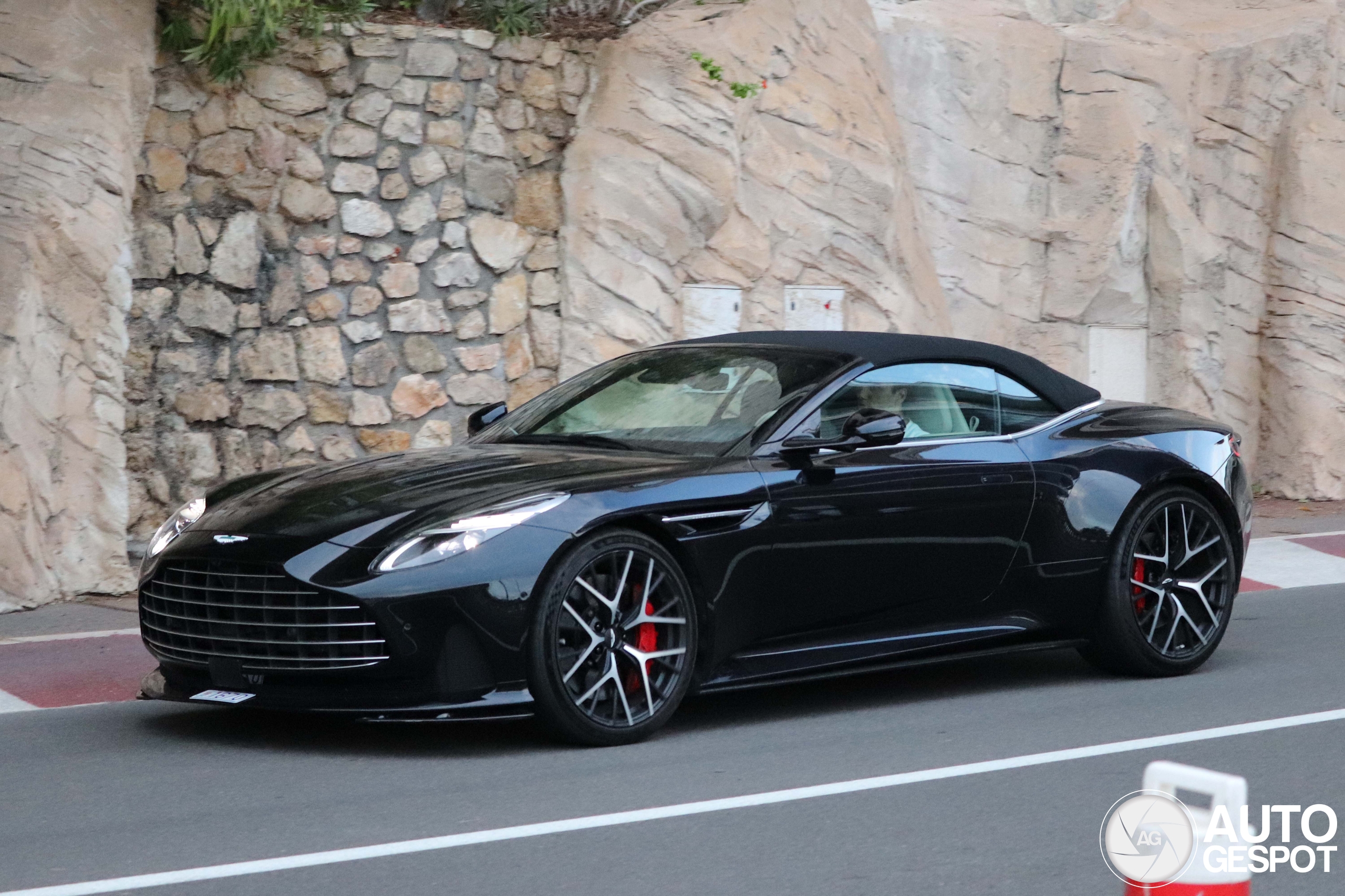 Aston Martin DB12 Volante