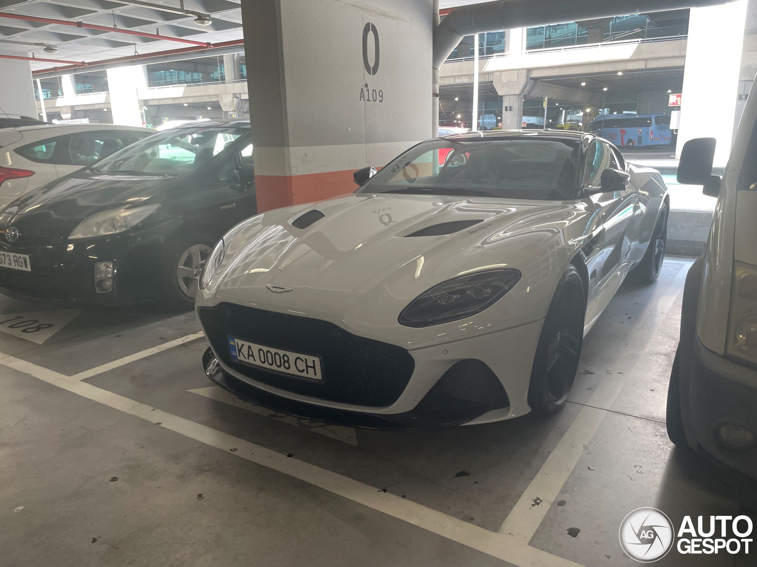 Aston Martin Dbs Superleggera December Autogespot