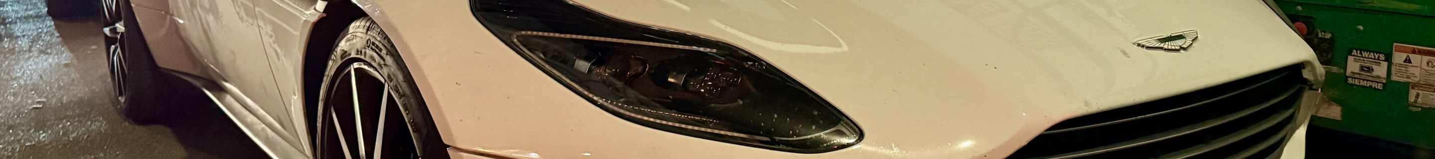 Aston Martin DB11 V8 Volante