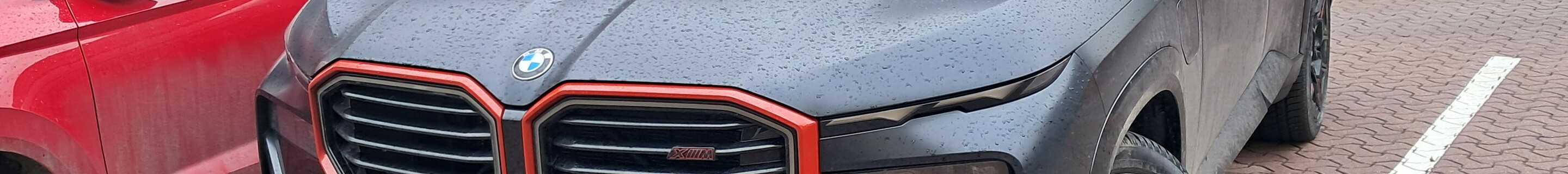 BMW XM G09 Label Red