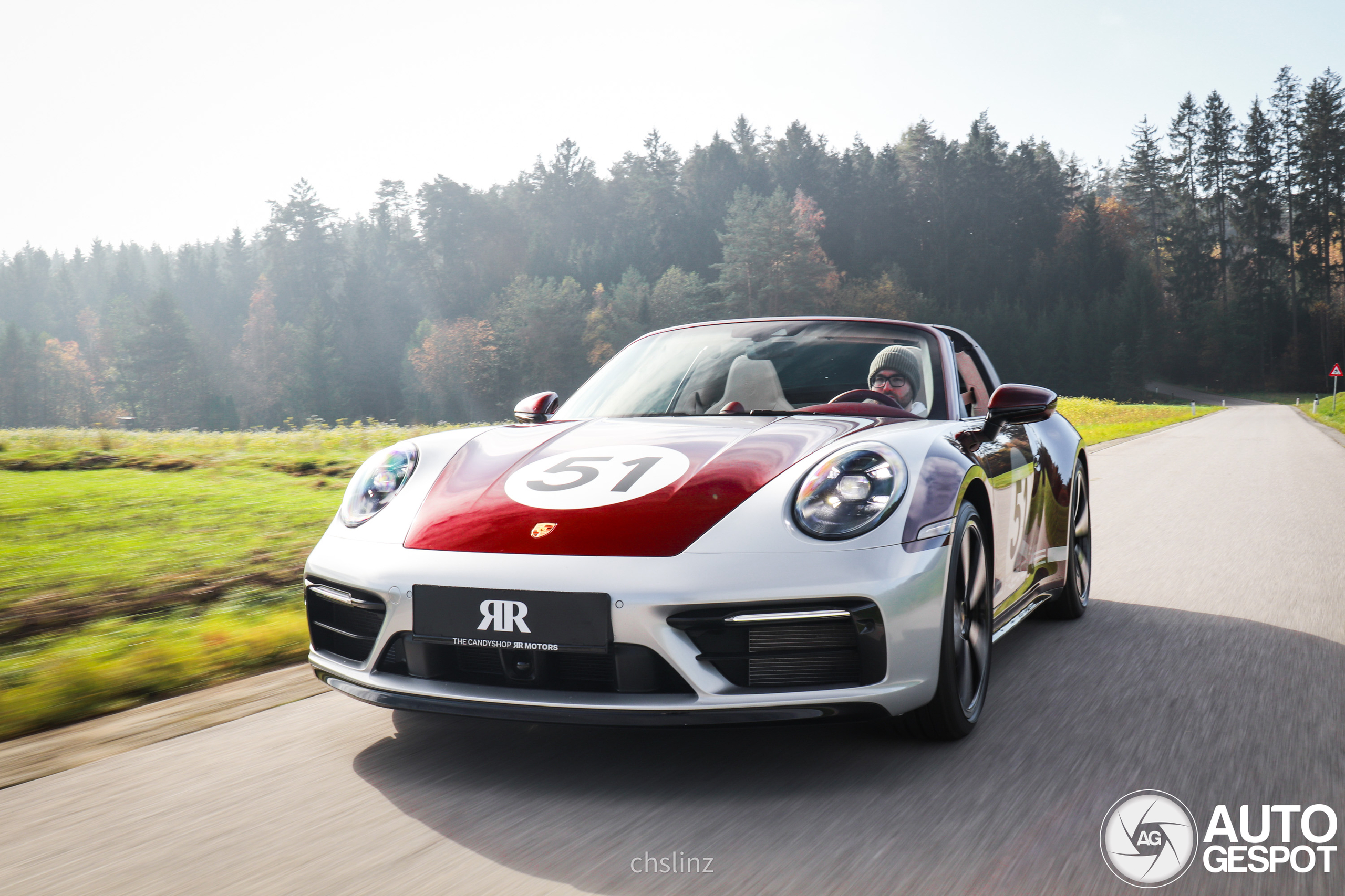 Porsche 992 Targa 4S Heritage Design Edition in Linz