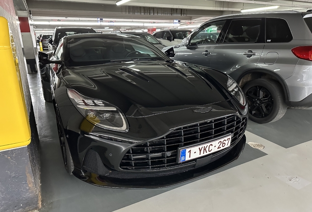 Aston Martin DB12