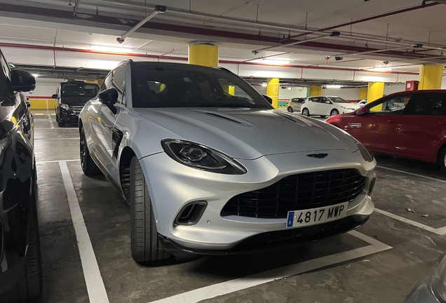 Aston Martin DBX