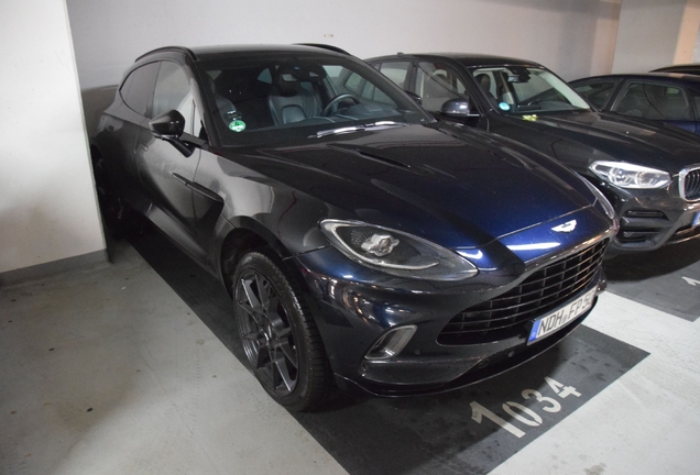 Aston Martin DBX