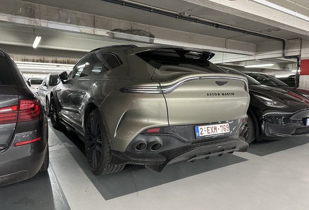Aston Martin DBX707