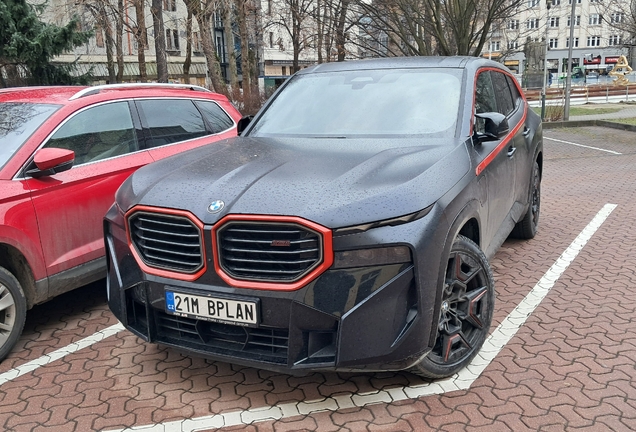 BMW XM G09 Label Red