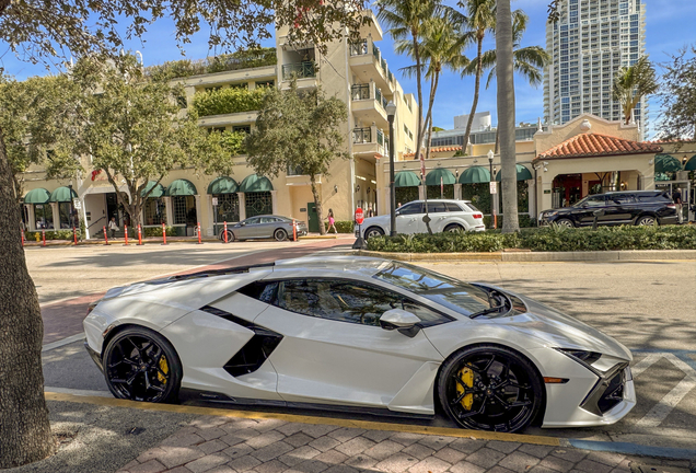 Lamborghini Revuelto