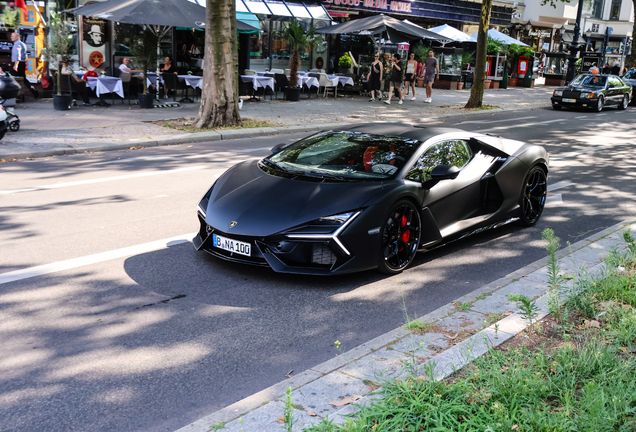 Lamborghini Revuelto