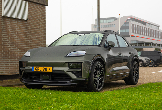 Porsche Macan EV Turbo