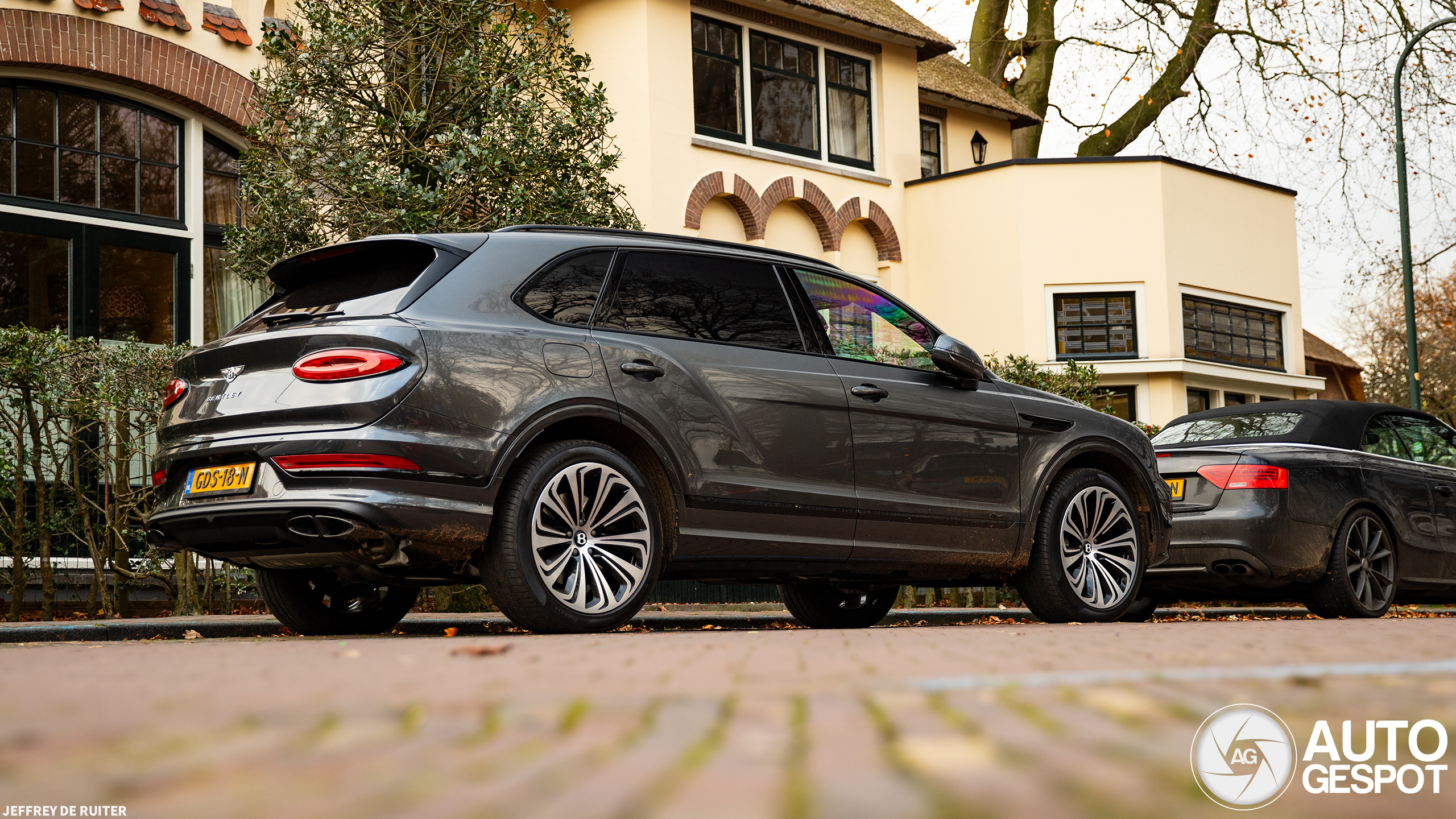 Bentley Bentayga Azure EWB
