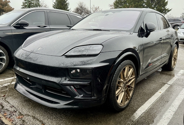 Porsche Macan EV Turbo