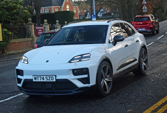 Porsche Macan EV Turbo