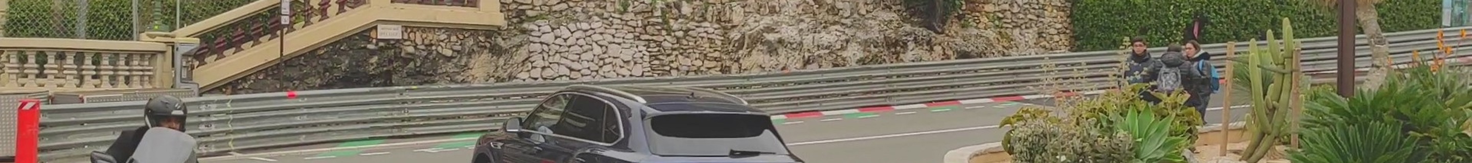 Bentley Bentayga Azure