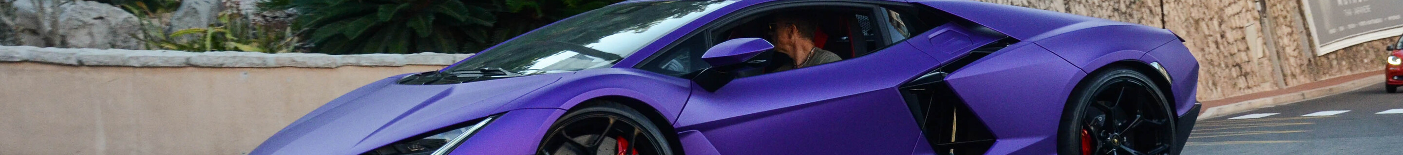 Lamborghini Revuelto