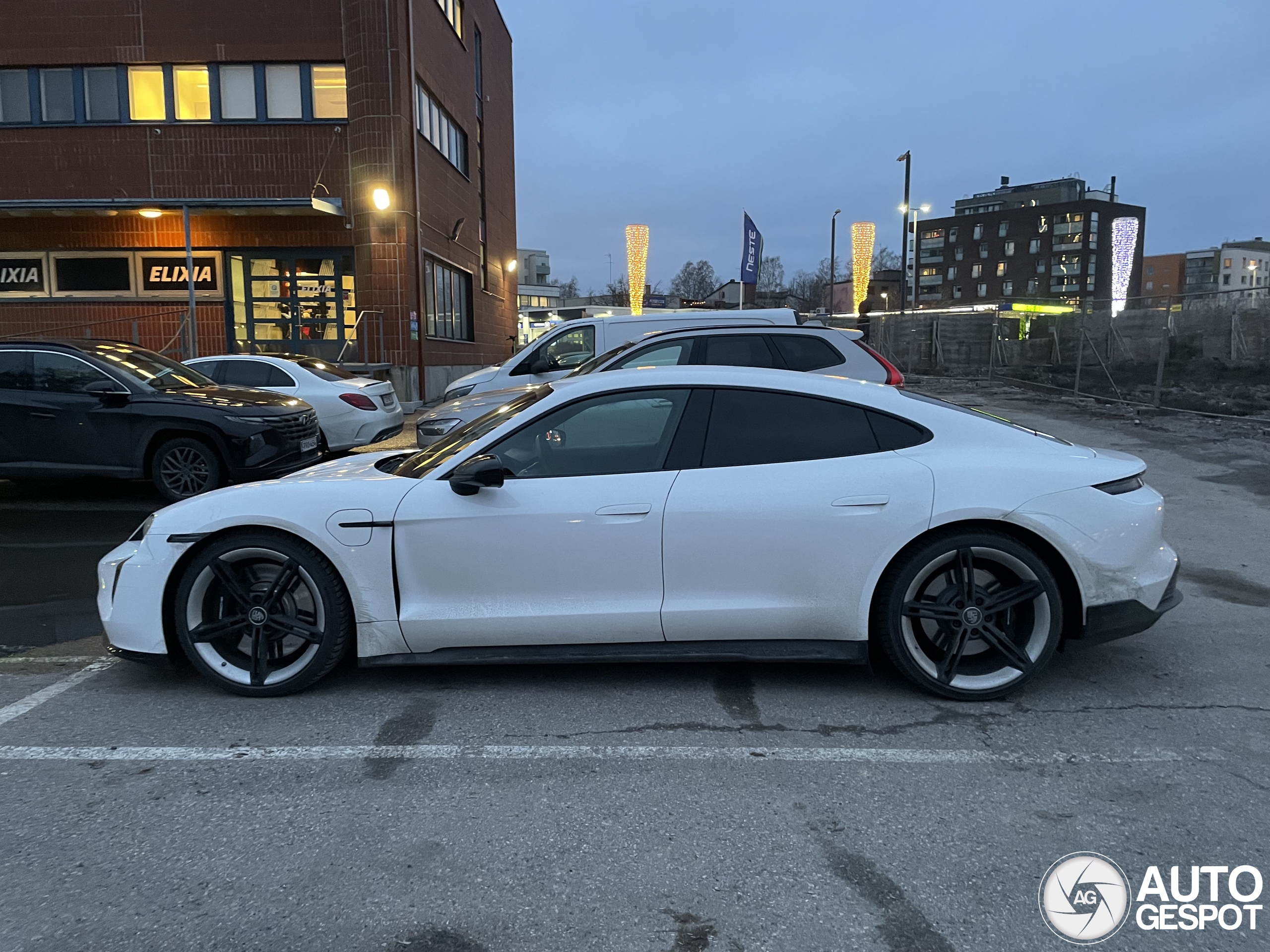 Porsche Taycan Turbo