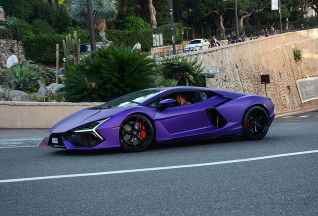 Lamborghini Revuelto